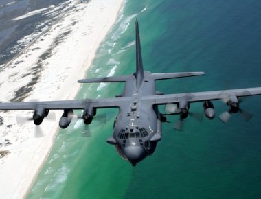 Βίντεο: Καταιγίδα φωτιάς από το AC-130 Spooky!